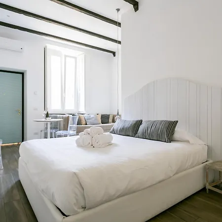 Navigli - Via Vigevano Apartment